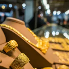 Złoto 585 Ukraina: Cena, Porównanie z Polską i Legalny Przywóz