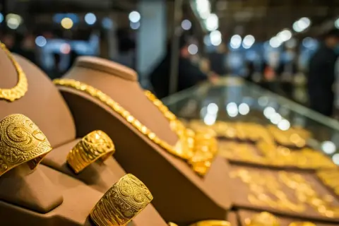 Złoto 585 Ukraina: Cena, Porównanie z Polską i Legalny Przywóz