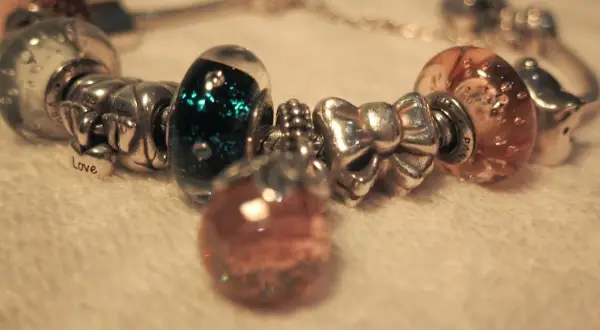 Jak wybrać idealny rozmiar bransoletki Pandora, aby pasowała idealnie